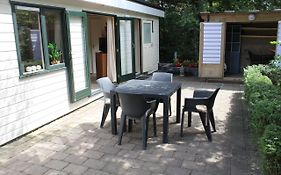 Sfeervolle chalet met terras, H14 De Veldkamp, Epe, voor 4 personen