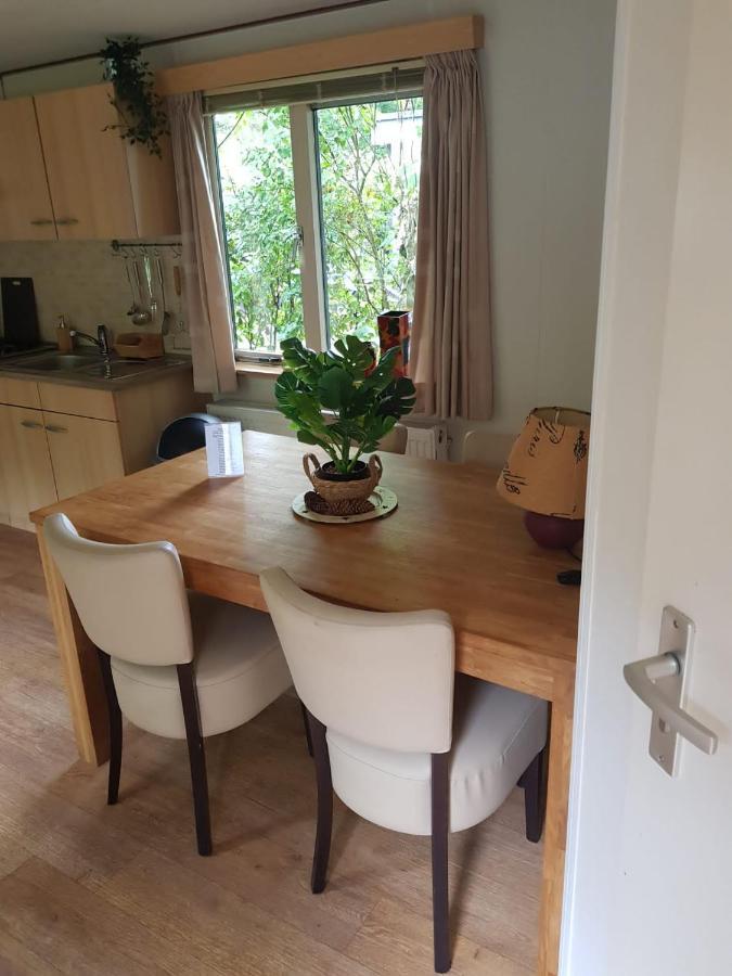 Sfeervolle chalet met terras, H14 De Veldkamp, Epe, voor 4 personen Villa Buitenkant foto